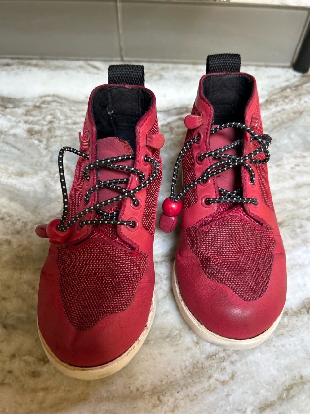 Native AP Chukka Kids Lightweight Ankle Boots  Chukka Boot Red Lace Up Sz 10. So